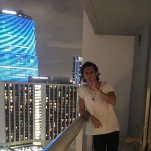 Meet your Posher, Derek